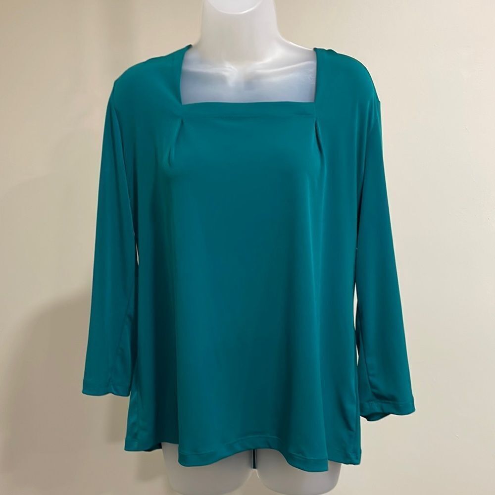NWT Anne Klein Green Blouse.  Size XL Extra Large 14/16